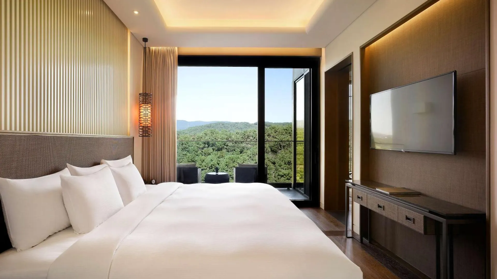 Hotel Ananti At Busan Cove