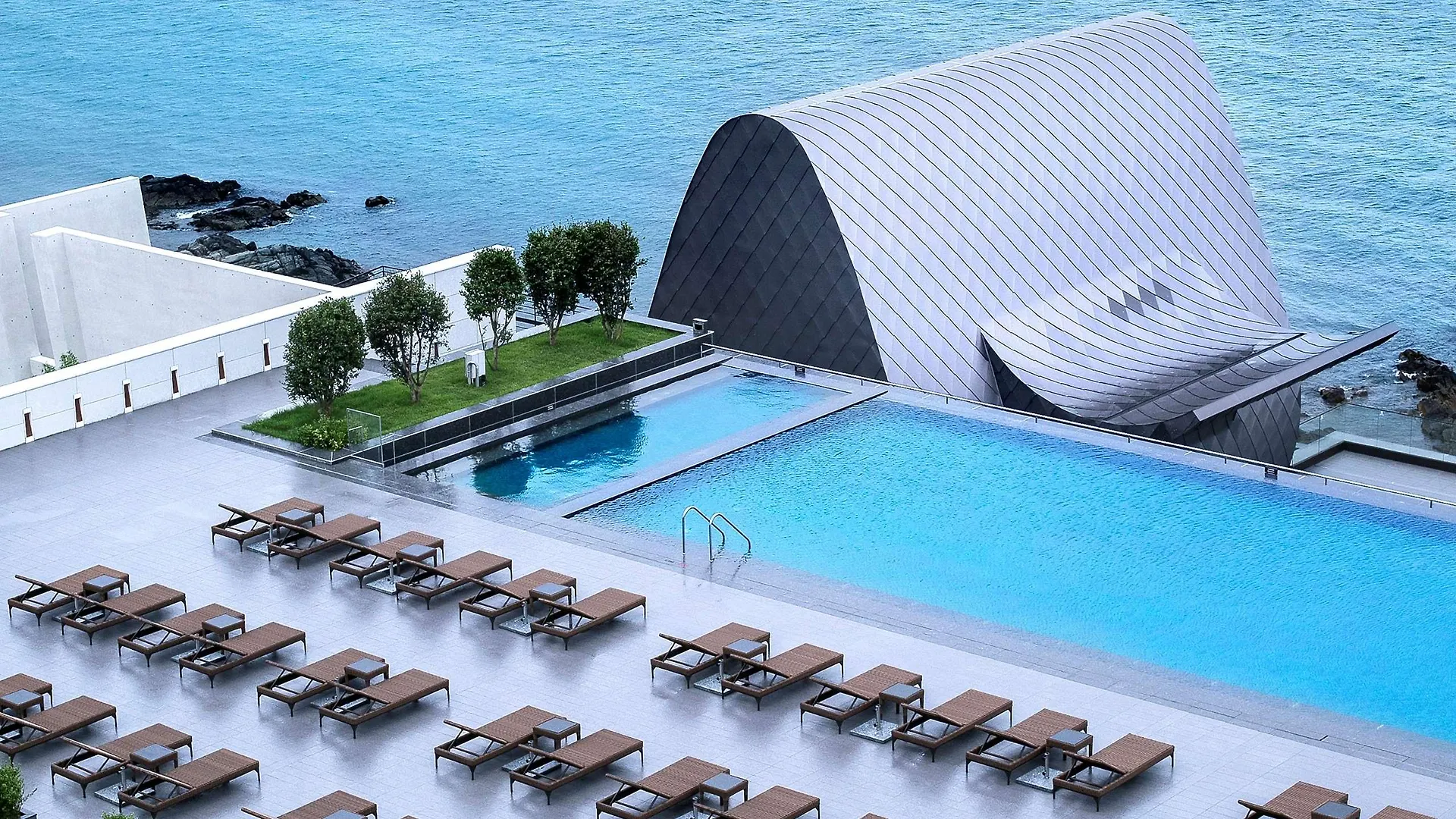 Hotel Ananti At Busan Cove