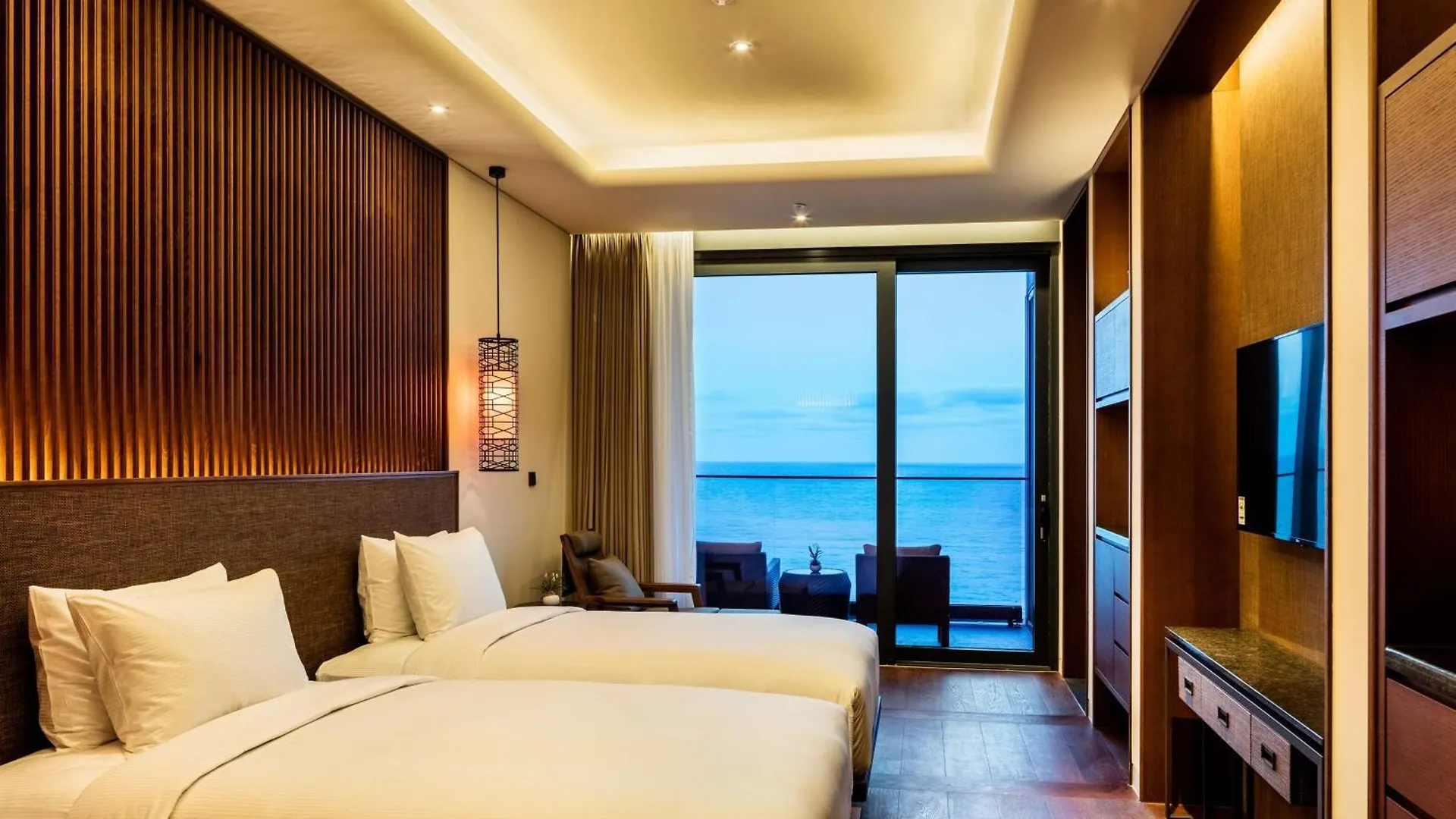 Hotel Ananti At Busan Cove